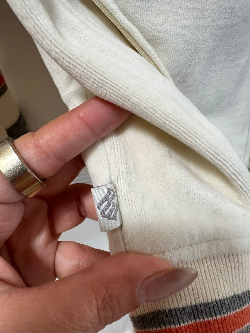 Rocawear cream zip